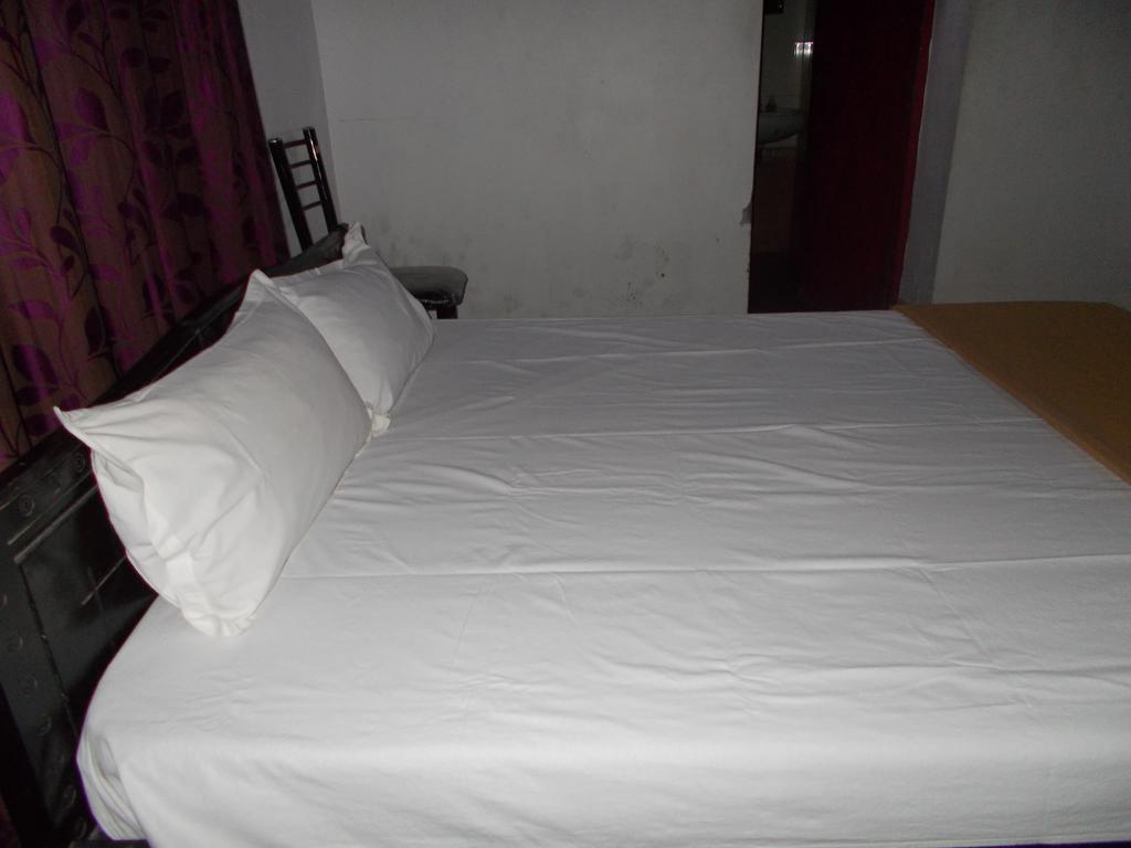 Guruvayur Bunglow Hotel Eksteriør billede