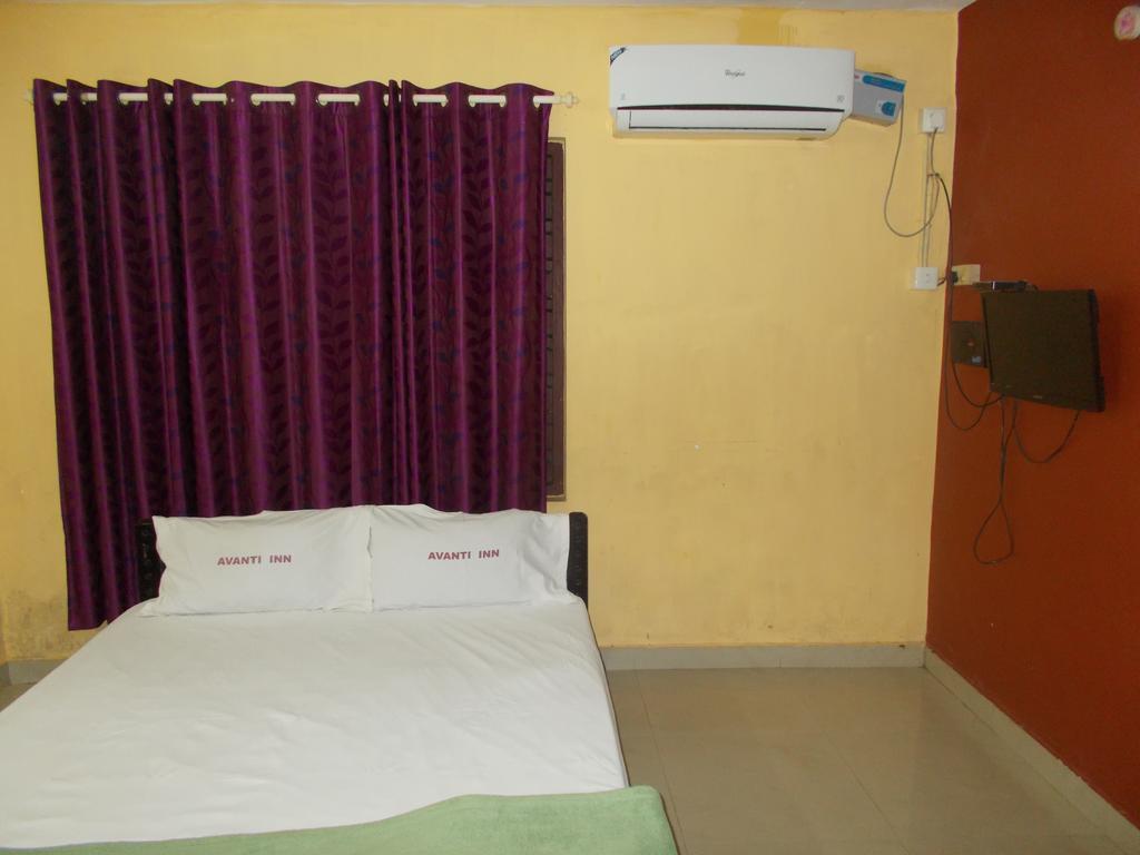 Guruvayur Bunglow Hotel Eksteriør billede
