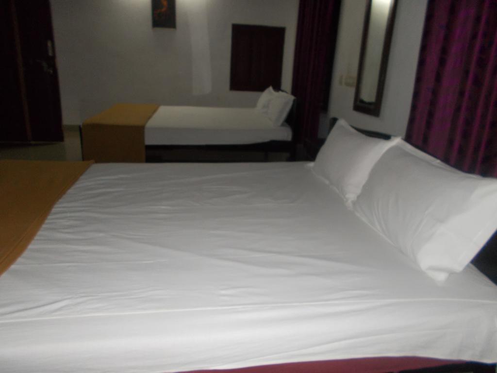 Guruvayur Bunglow Hotel Eksteriør billede