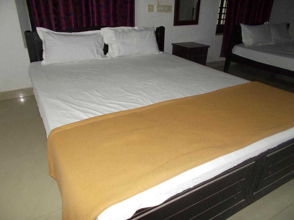 Guruvayur Bunglow Hotel Eksteriør billede